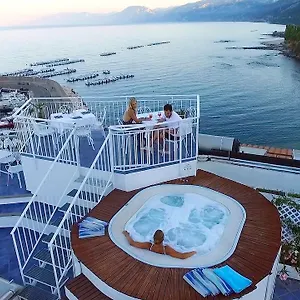 Bue Marino & Roof Lounge Hotell